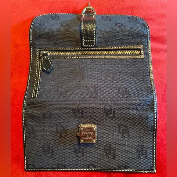 Dooney and Bouke Black Signature Monogram Checkbook Wallet Lock /Key - Picture 3 of 4